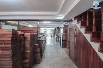 *****อาคารพาณิชย์มือสอง 5 ชั้น ซอยสวนผัก2 หลังมุม พร้อมฟังก์ชัน 4 ห้องนอน 3 ห้องน้ำ ตกแต่งพื้น ฝ้า ชุดบันได ด้วยไม้มะค่า และประดู่ ทุกชั้น จะอยู่อาศัยหรือปรับเปลี่ยนเป็น Home Office ได้ทุกรูปแบบ พร้อมพื้นที่ใช้สอยมากถึง 480 ตร.ม. แถมฟรี !! เครื่องปรับอากาศ 3 เครื่อง บนทำเลเชื่อมต่อถนนตลิ่งชัน, ถนนบรมราชชนนี และถนนราชพฤกษ์ ใกล้จุดขึ้นทางด่วน "บรมราชชนนี"